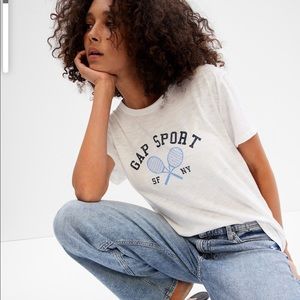 NWT Gap SPORTS Logo T-Shirt WHITE LARGE